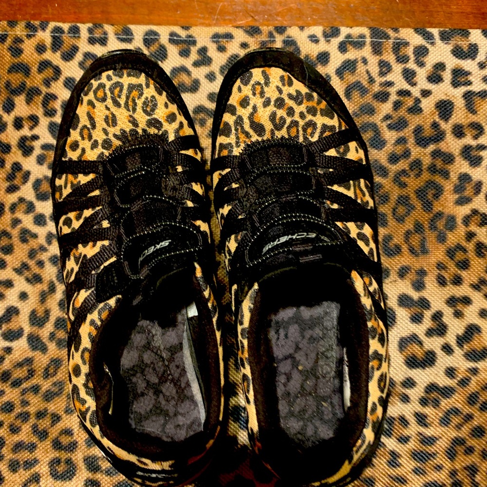 Sketchers . Leopard. Slip on sneakers. Size 7.5